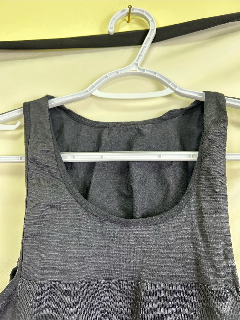 Natural Posture Textured Ribbed Tank Top - Picture 2 of 5